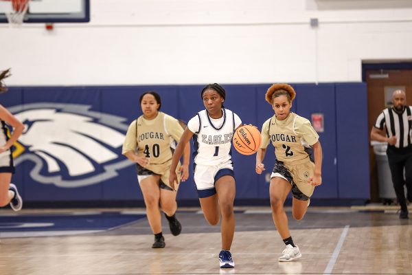 Navigation to Story: Girls Basketball: Putting In The Work and Striving For Success (Update)